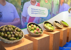 biologische producten op de stand van Fairtrasa
